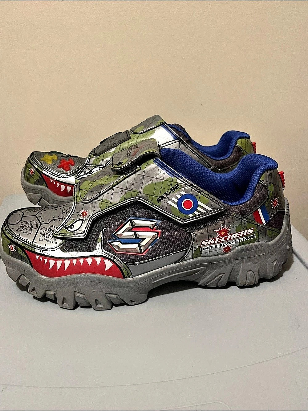 Skechers Boy's Damager III Game Kicks 2 Light Up Interactive Sneakers Size 4Y